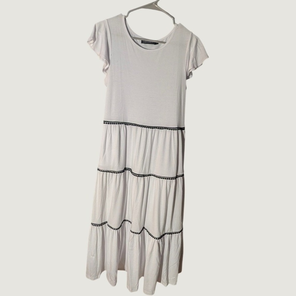 Merokeety White Tiered Maxi Dress Pom Pom Trim Flutter Sleeve Small tall‎